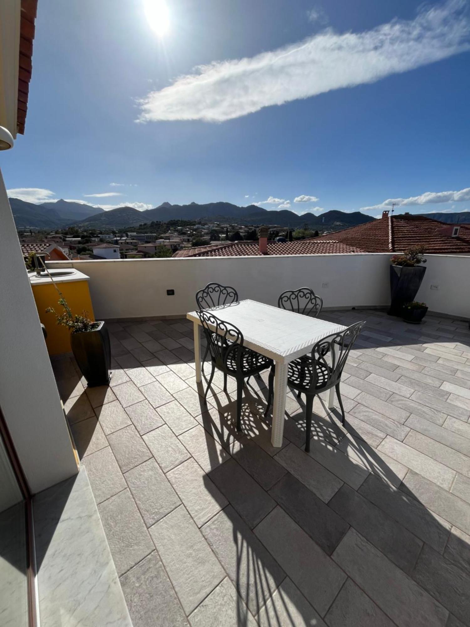 B&B Florian San Teodoro  Bagian luar foto